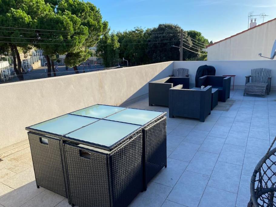 Belle Maison 100M2 Avec Terrasse Et Parking Prive Безие Екстериор снимка