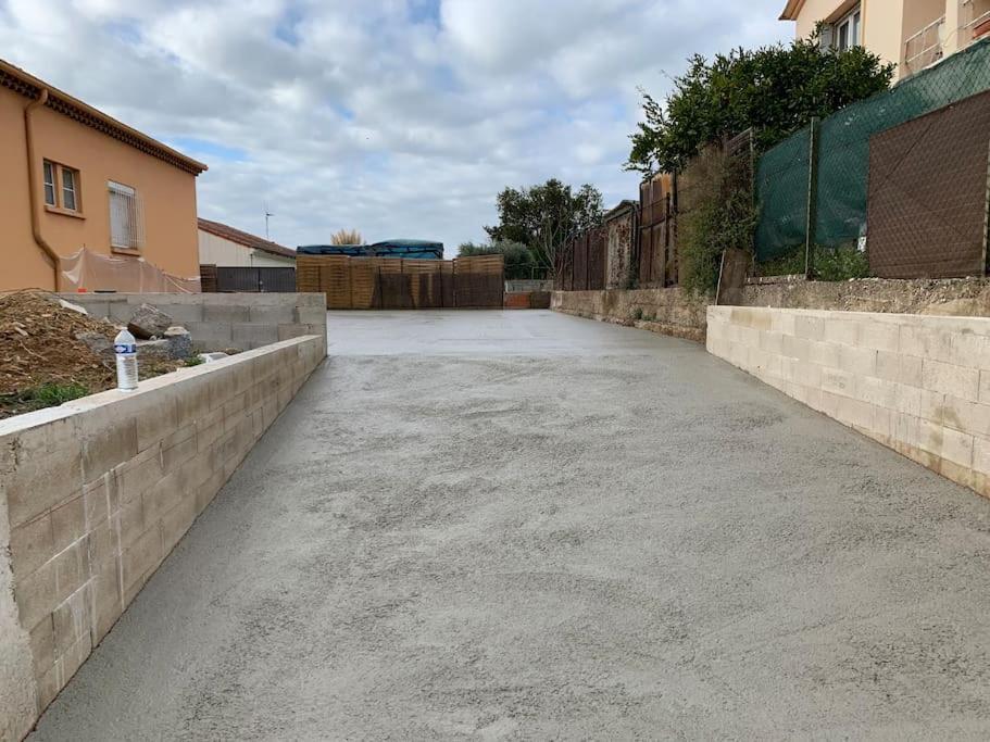 Belle Maison 100M2 Avec Terrasse Et Parking Prive Безие Екстериор снимка